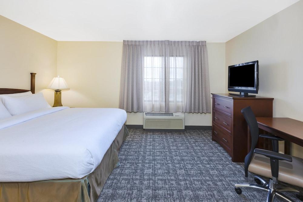 Staybridge Suites Lansing - Okemos by IHG
