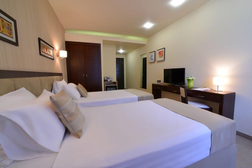 Minotel Barsam Suites