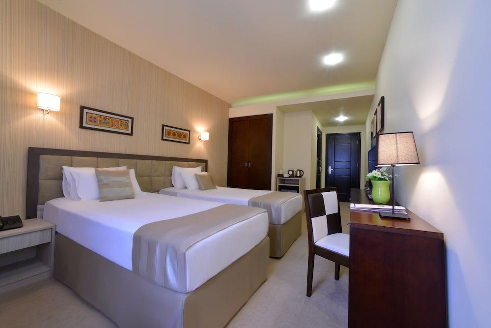 Minotel Barsam Suites