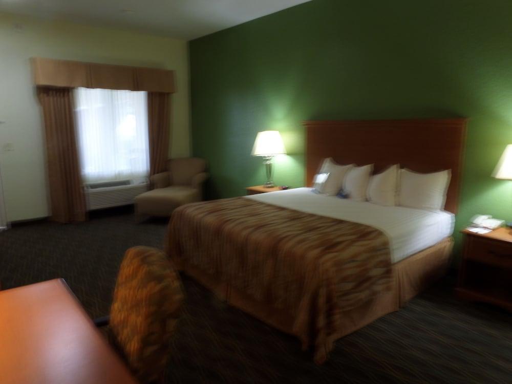 Baymont by Wyndham Pearsall