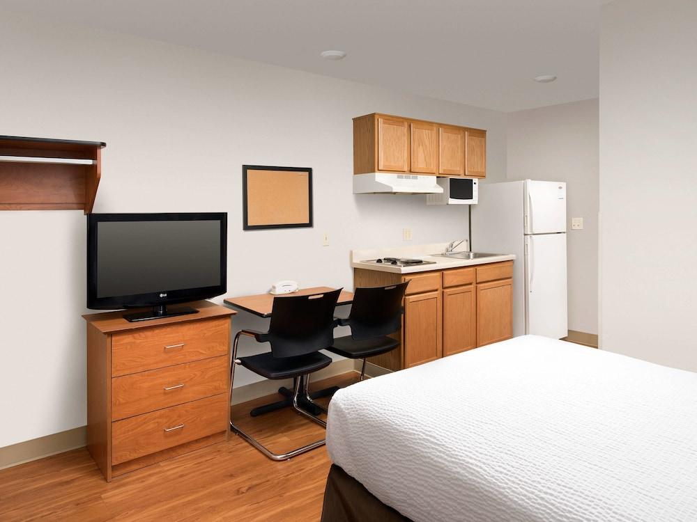 Extended Stay America Select Suites - Wilmington - West
