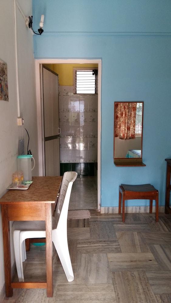 Peravel Beach Holiday Home