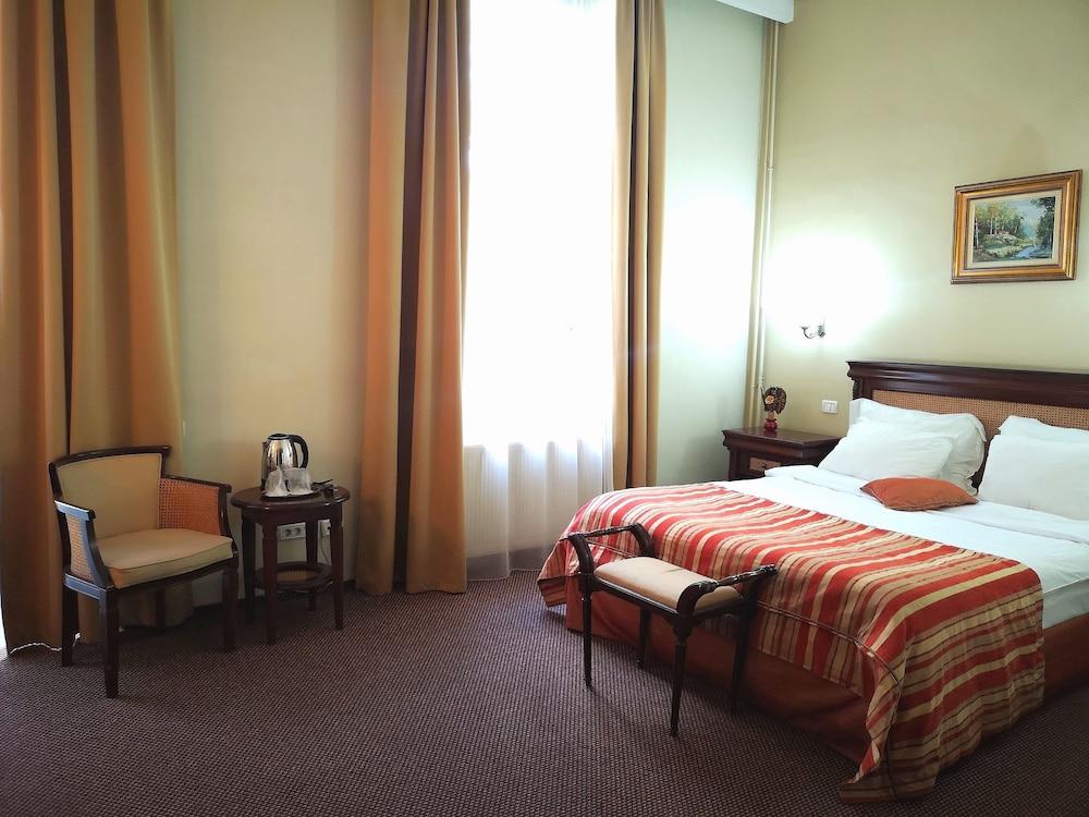 Atrium Hotel Ateneu City Center