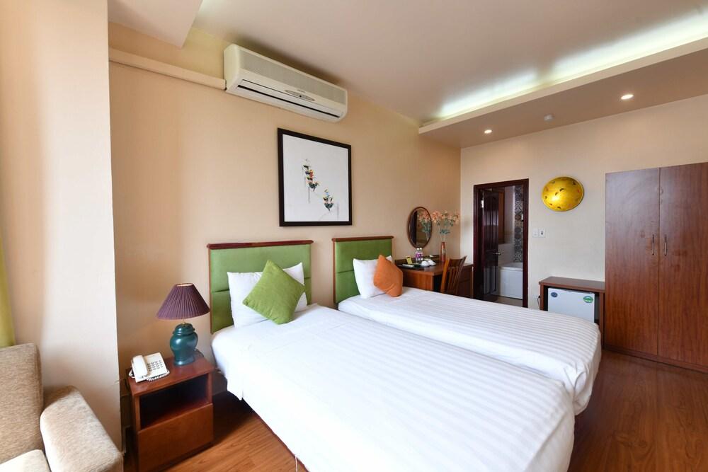 The Artisan Lakeview Hotel