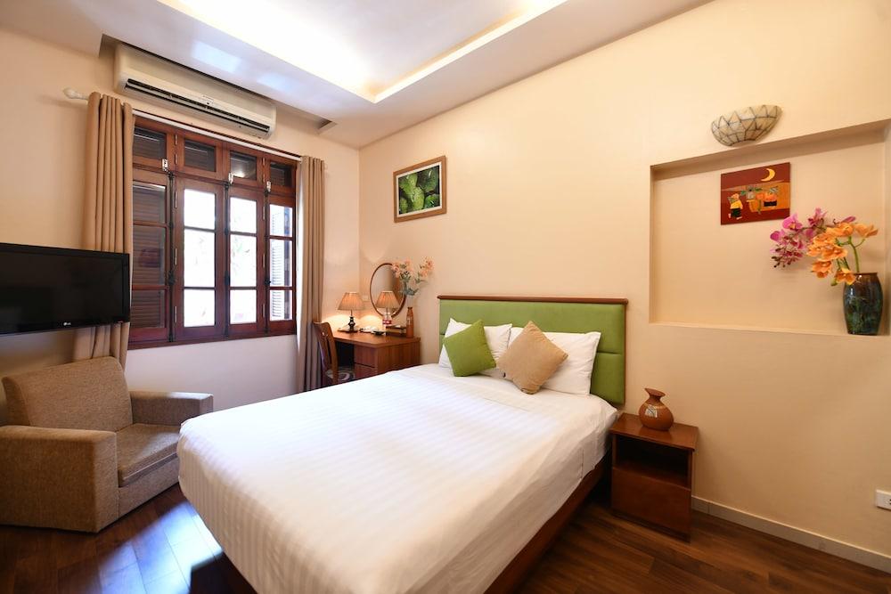 The Artisan Lakeview Hotel