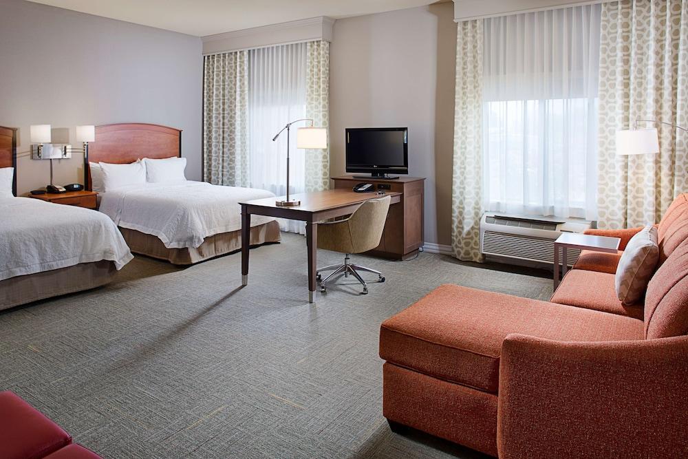 Hampton Inn & Suites Lancaster