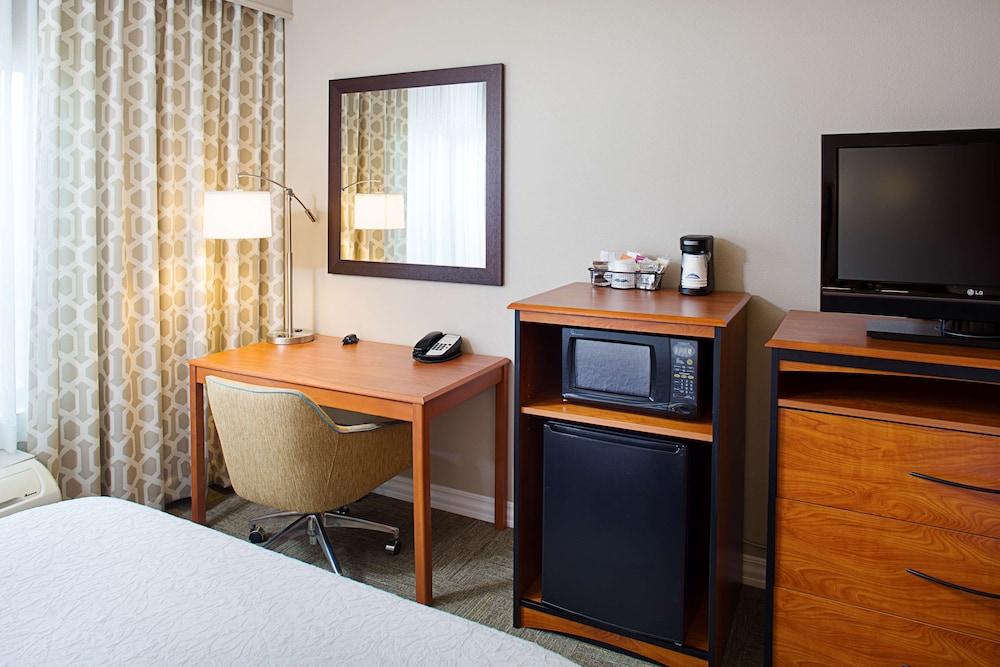 Hampton Inn & Suites Lancaster