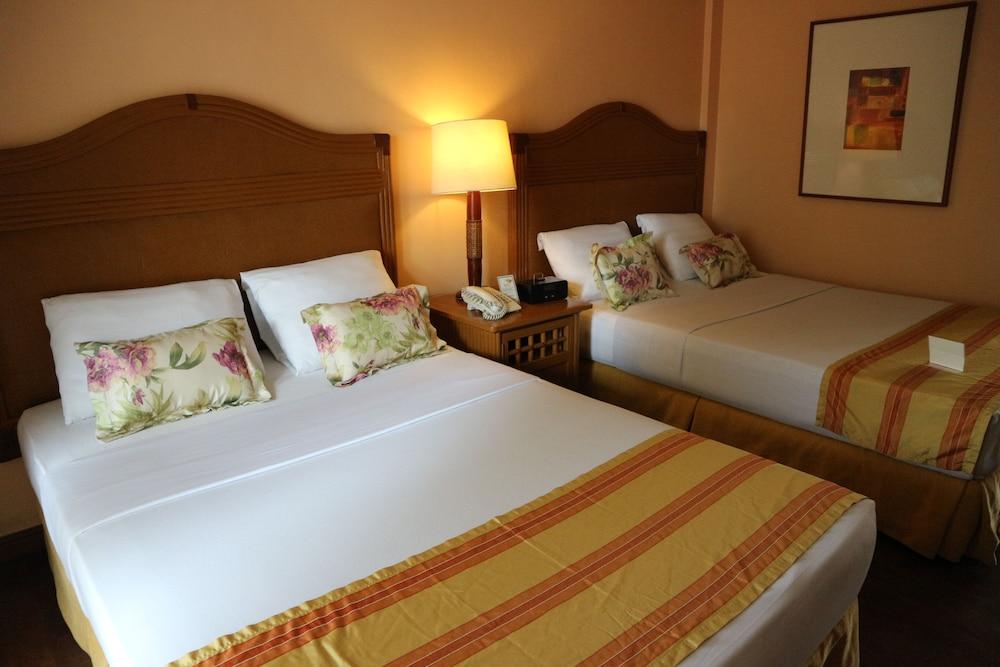 Boracay Tropics Resort Hotel