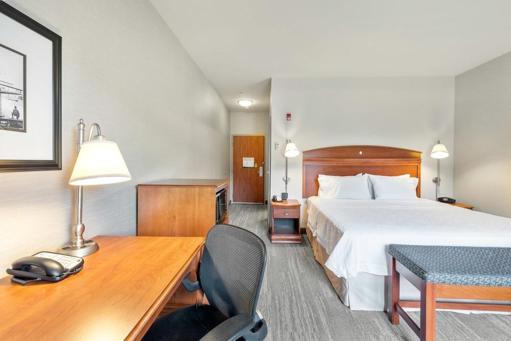 Hampton Inn & Suites Mystic