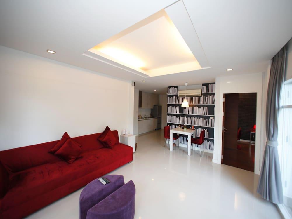 Replay Pool Villa Beachfront Samui