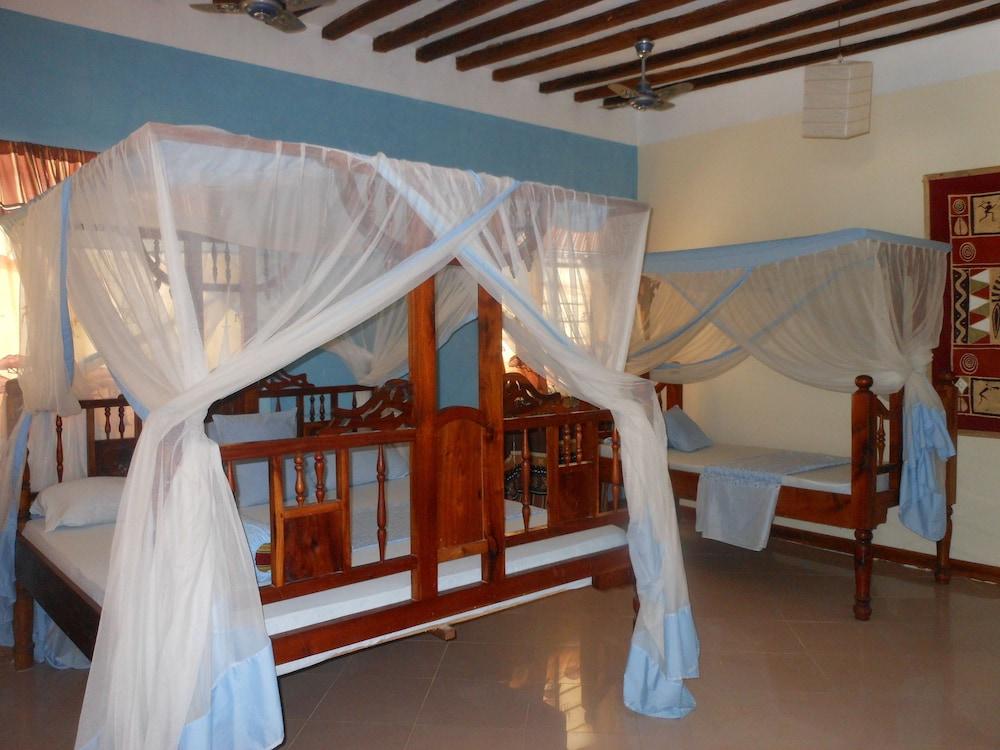 Mbuyuni Beach Village - Bungalows