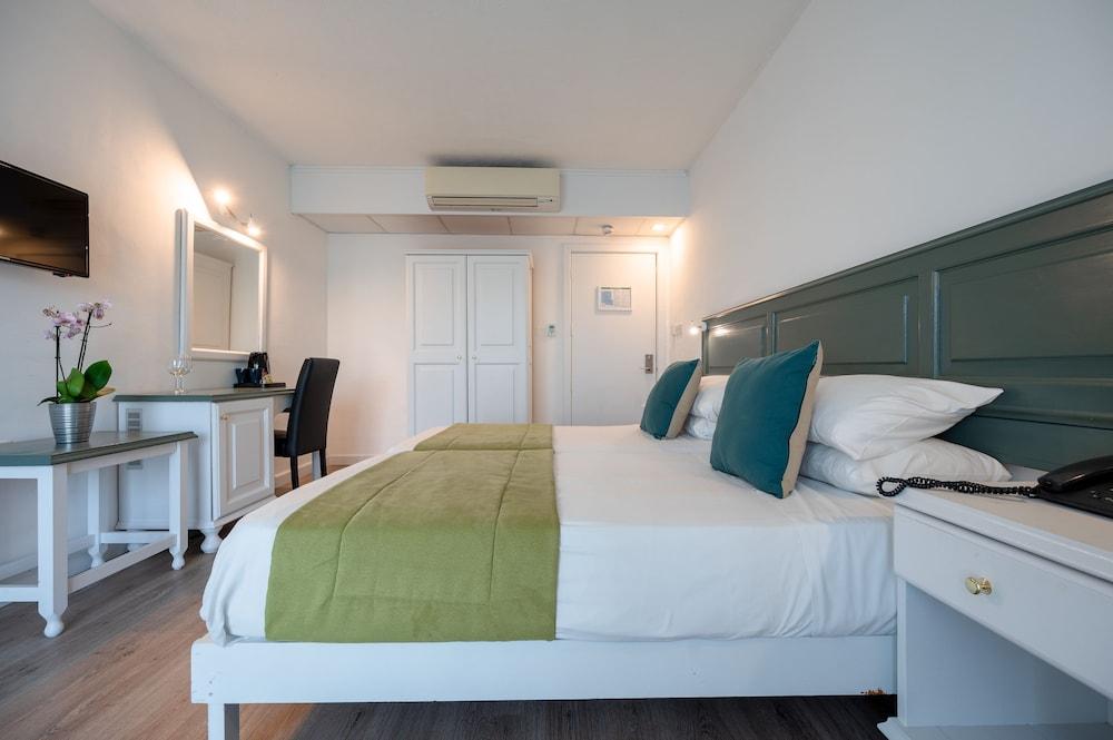 Gillieru Harbour Hotel