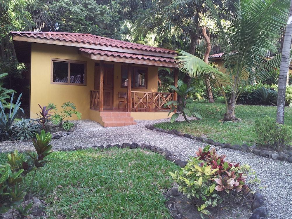 Esencia Hotel & Villas