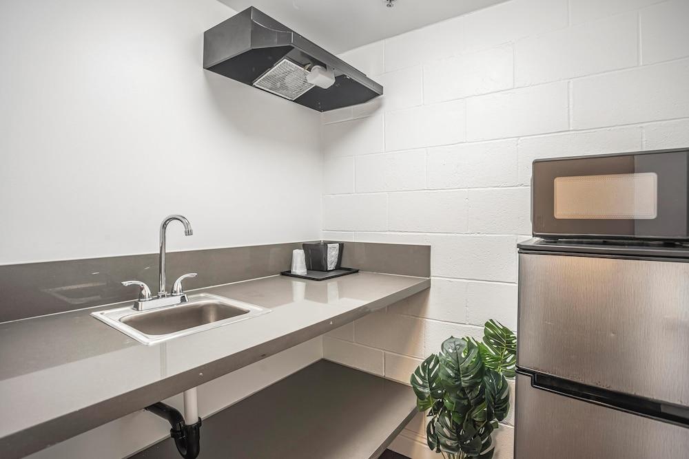 The Greens Hotel - Del Paso Blvd