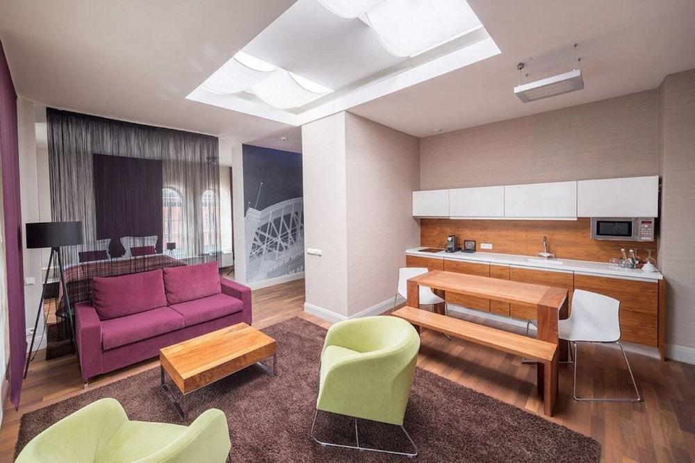 City Park Hotel & Residence