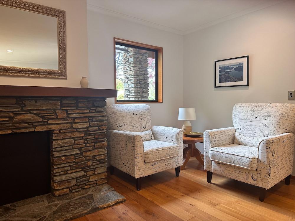 Wanaka Springs Lodge