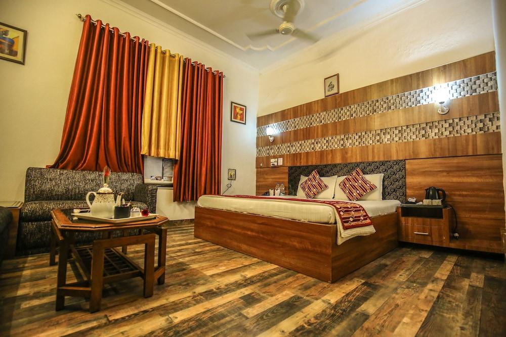 Hotel Goverdhan Palace