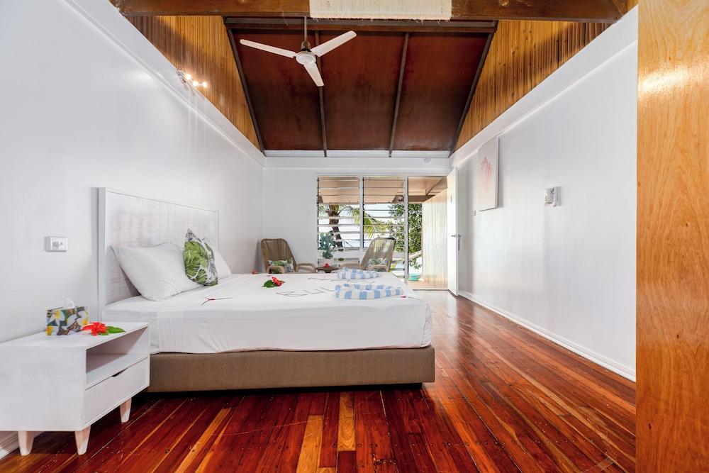 Beachcomber Island Resort