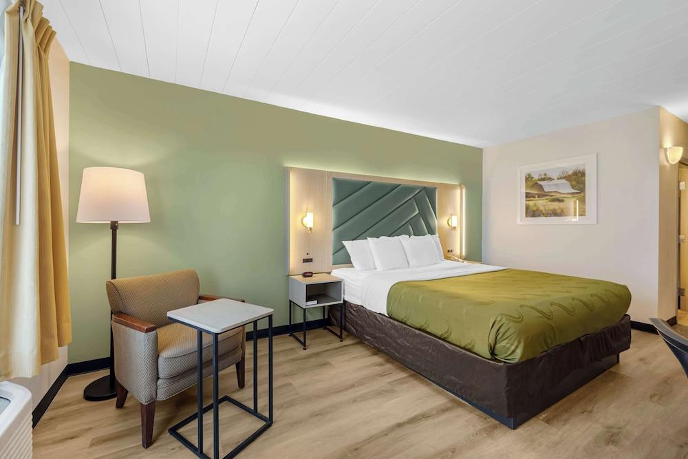 Quality Inn & Suites Monterey I-40