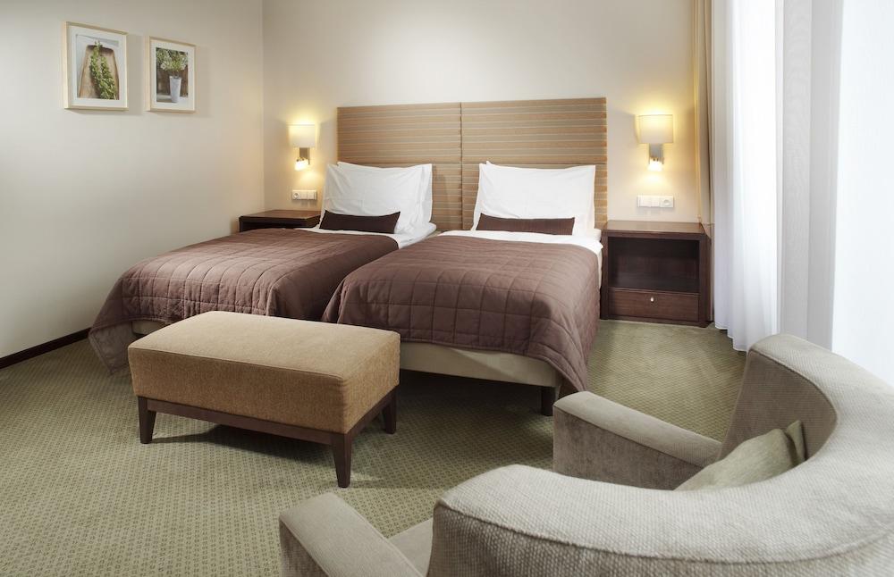 THE HOTEL FITZGERALD