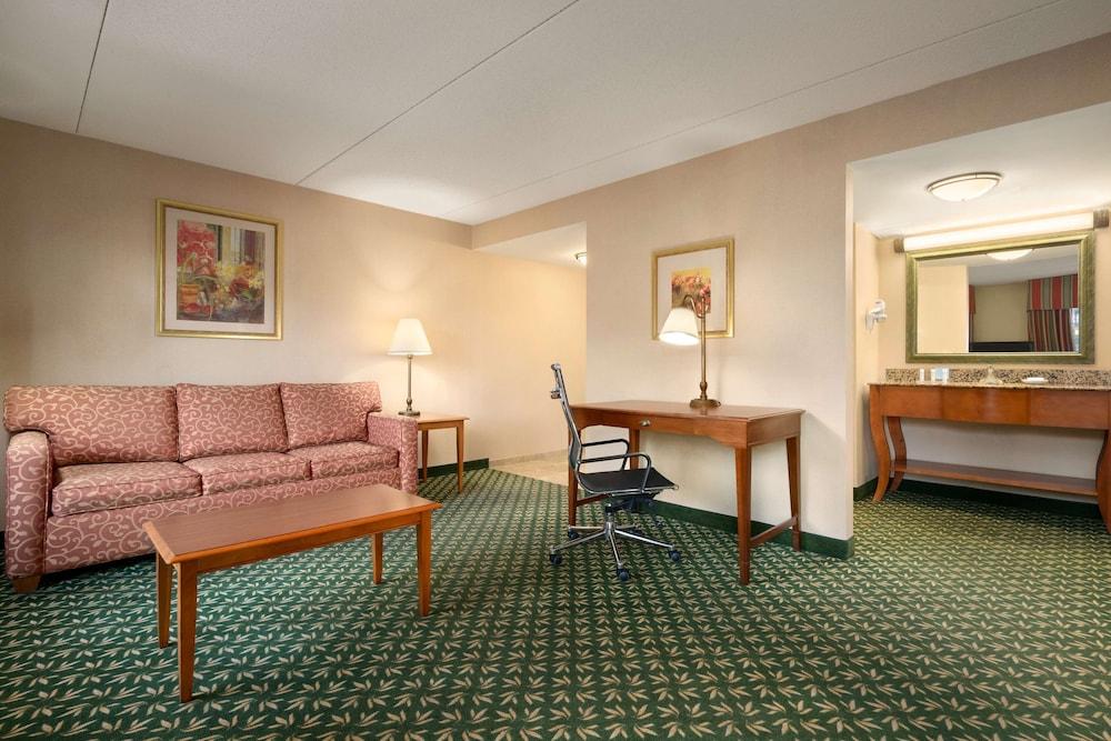 Hampton Inn & Suites Williamsburg-Central
