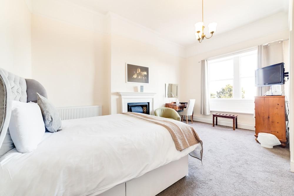 The Mount Pleasant Hotel