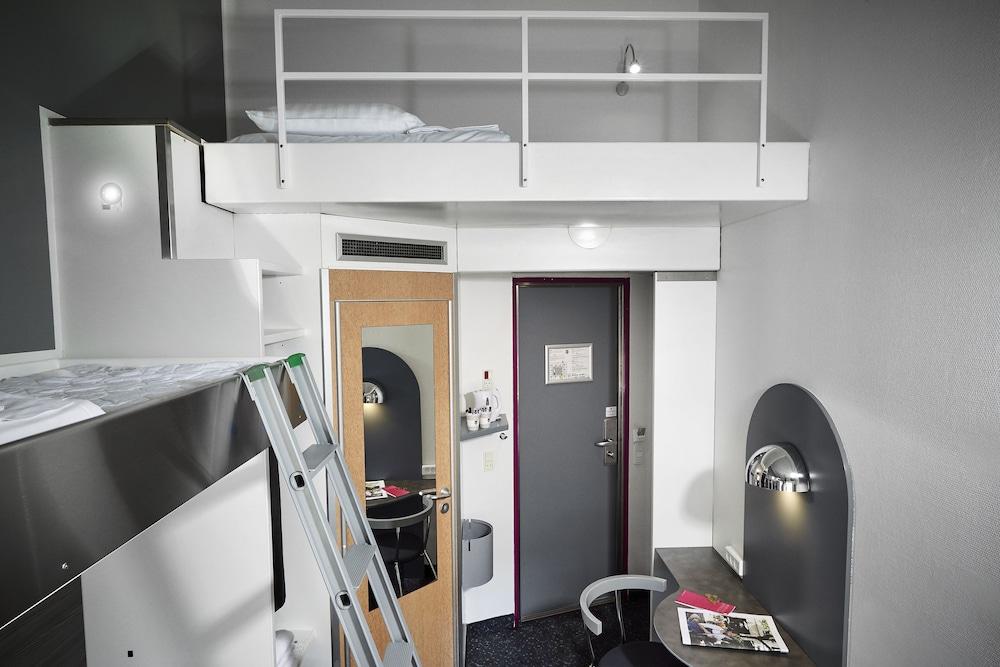 CABINN Express Hotel