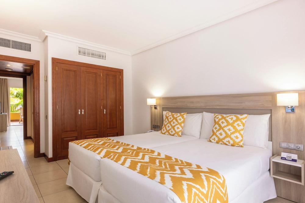 Landmar Costa los Gigantes Family Resort