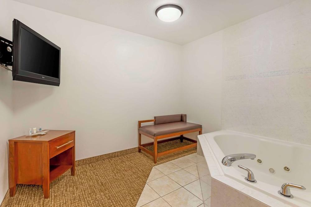 Comfort Suites Longmont