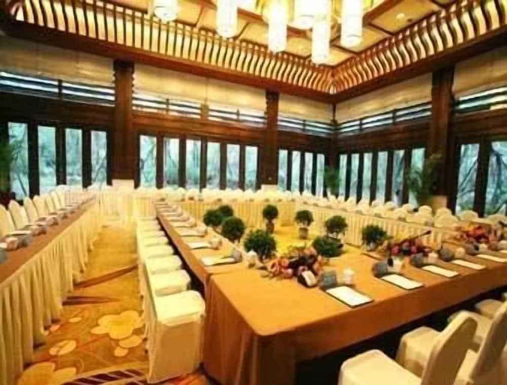 Howard Johnson Conference Resort Chengdu