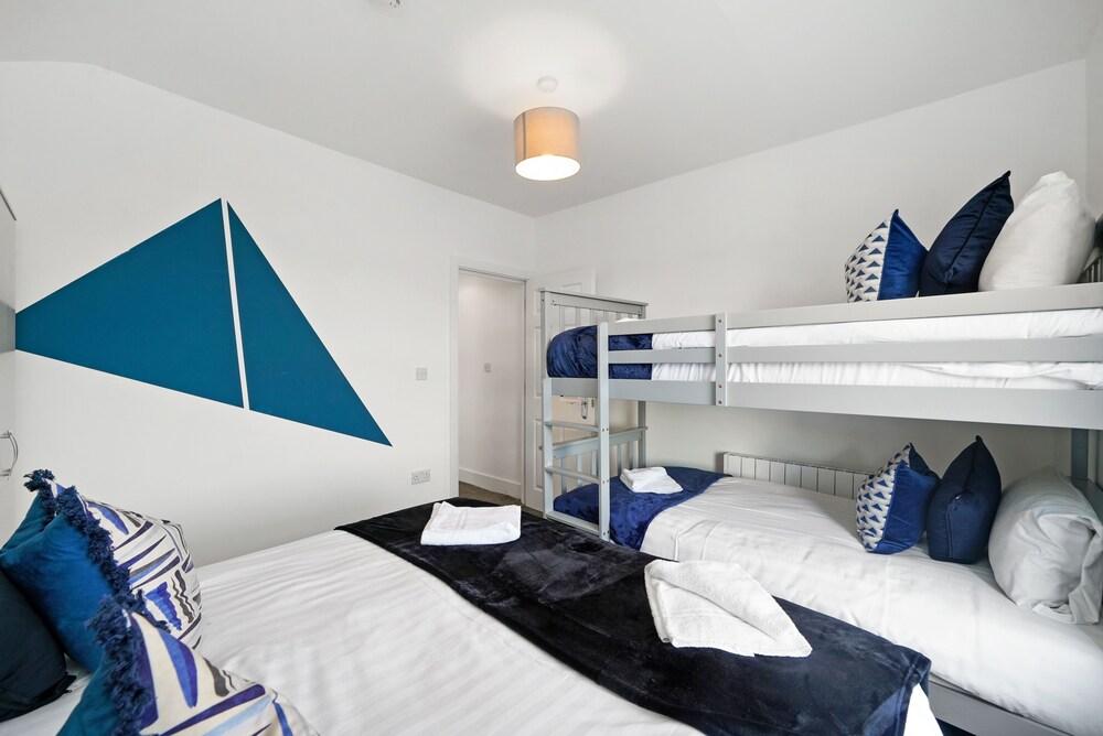 Luxe Holiday Apartments by Sasco