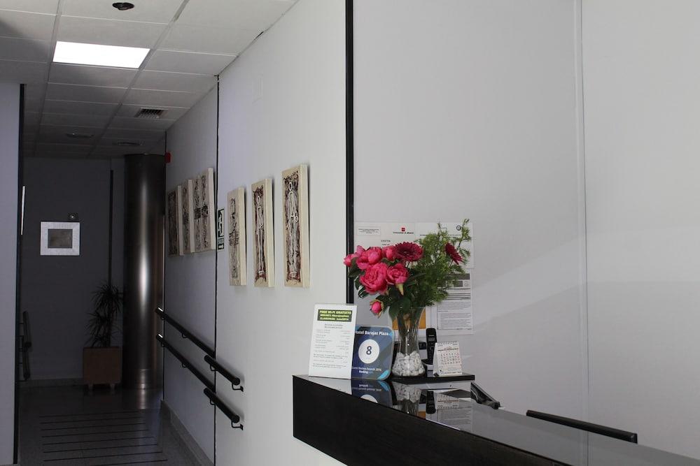 Hotel Barajas Plaza Madrid