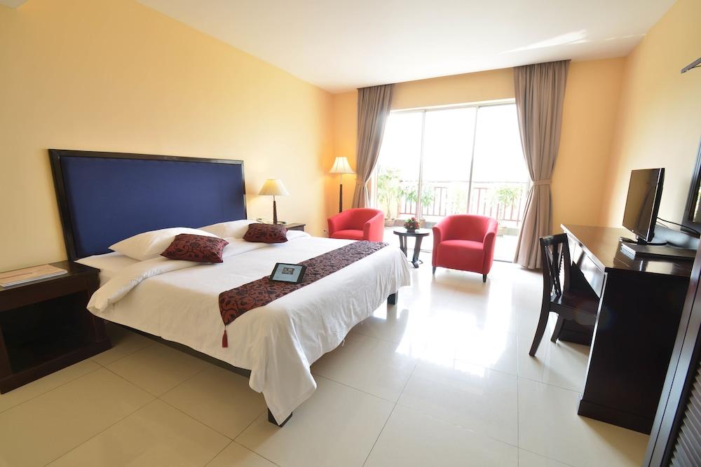 Almond Hotel Sothearos