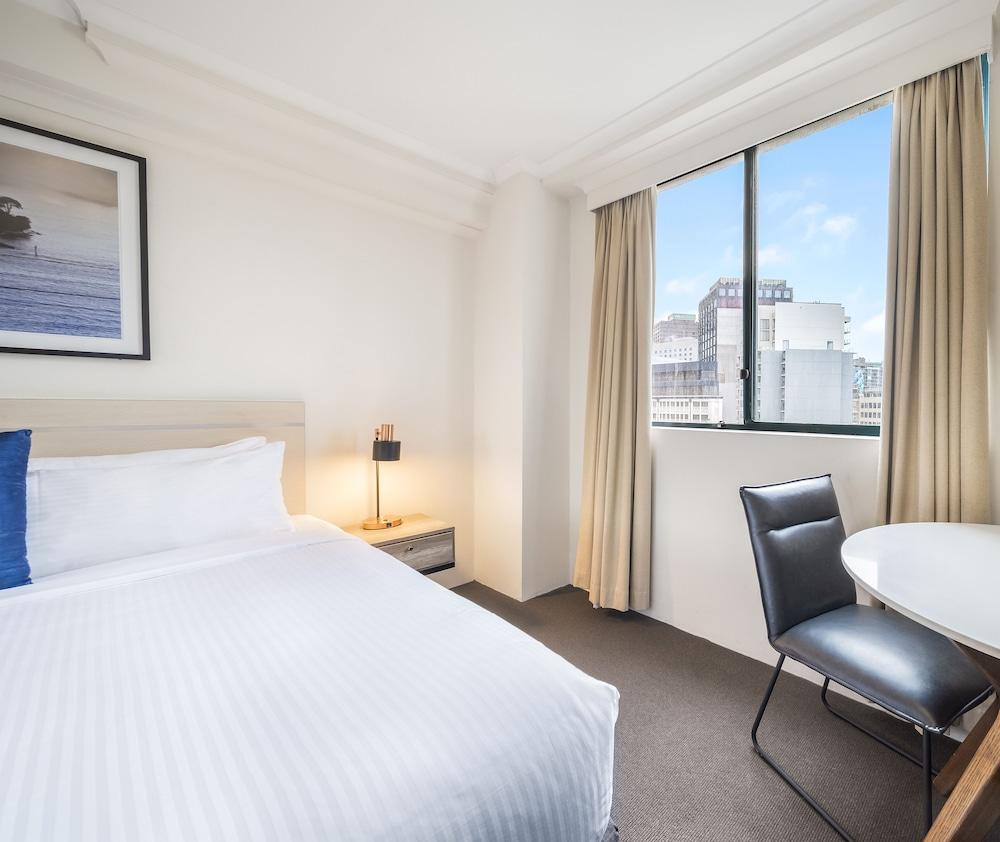 Oaks Sydney Castlereagh Suites