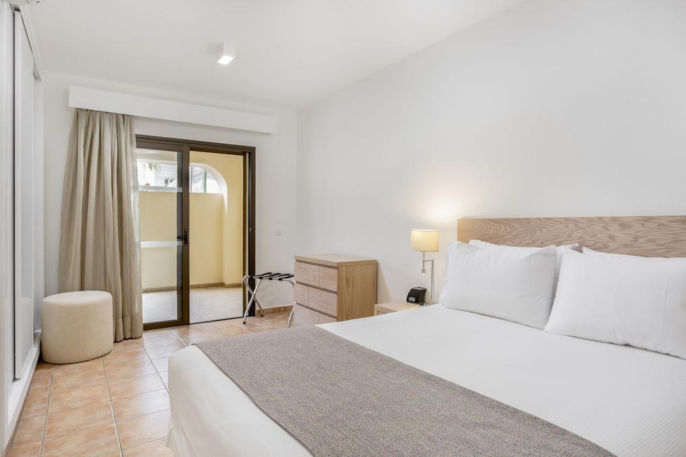 Royal Sunset Beach Club