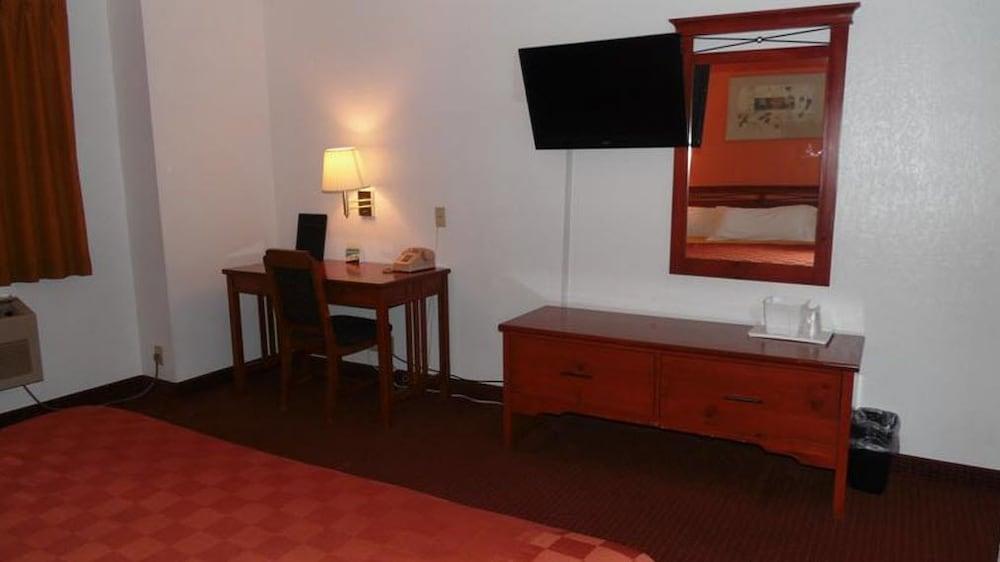 American Inn & Suites