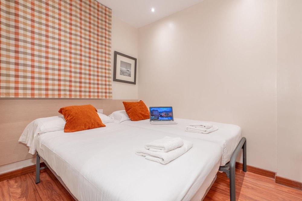 Serennia Cest Apartamentos Arc de Triomf