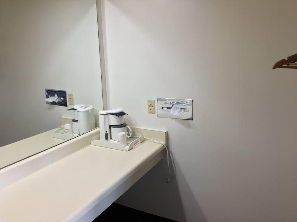 Thunderbird Motor Inn Baraboo