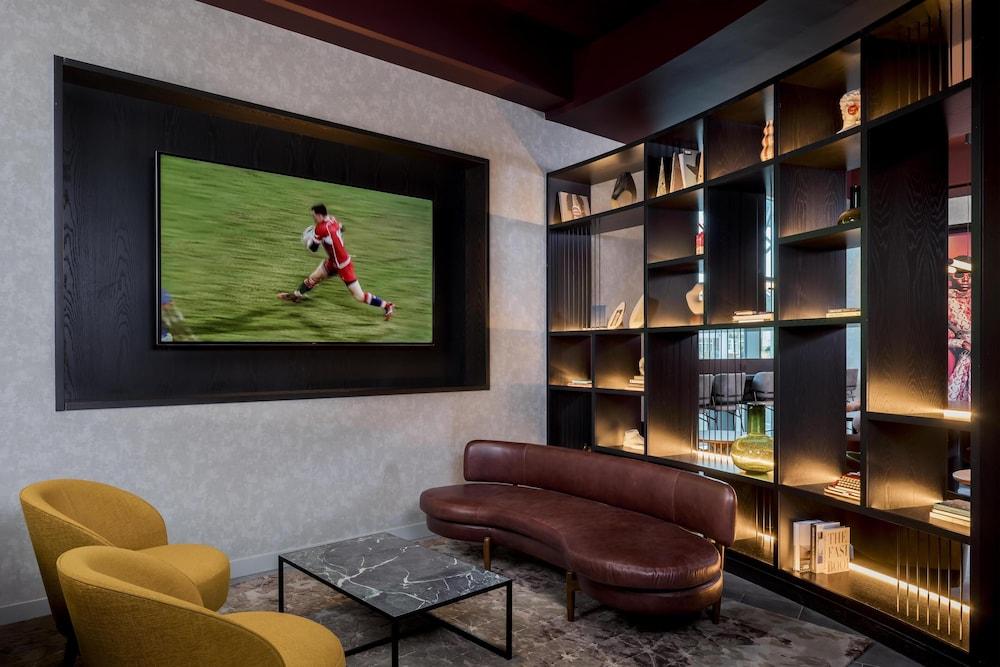 Radisson RED London Twickenham