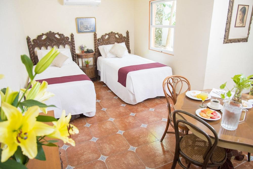 Casa De Las Columnas