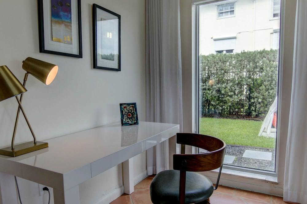 Beach Haus Bal Harbour