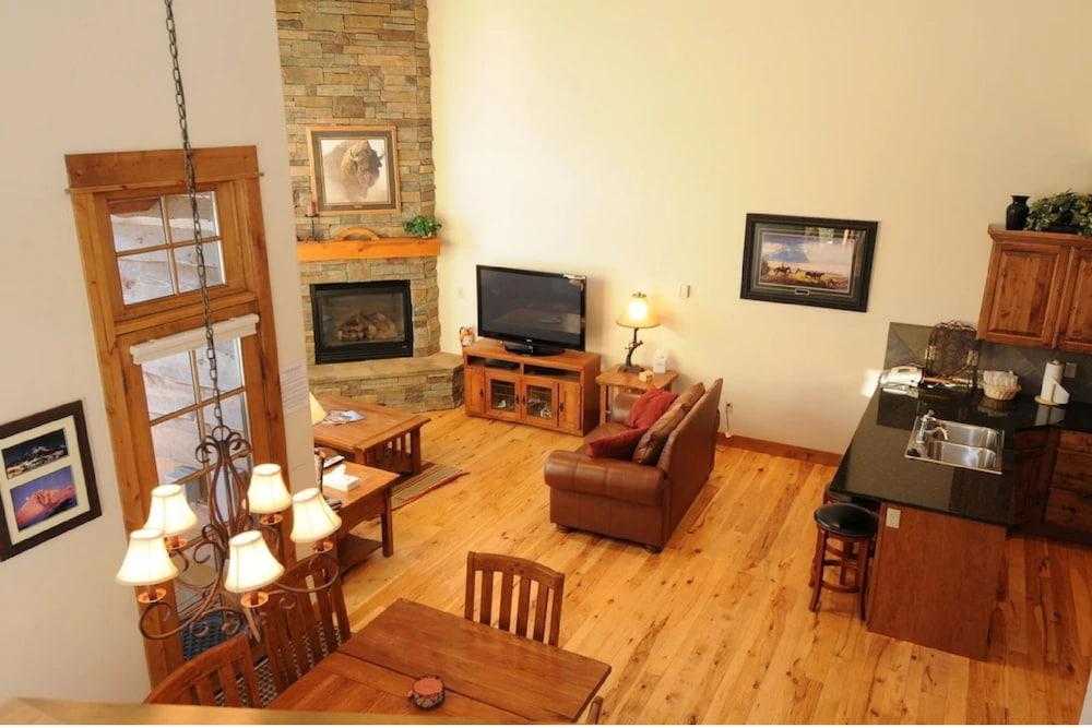 Alpenglow Condos at Big Sky Resort