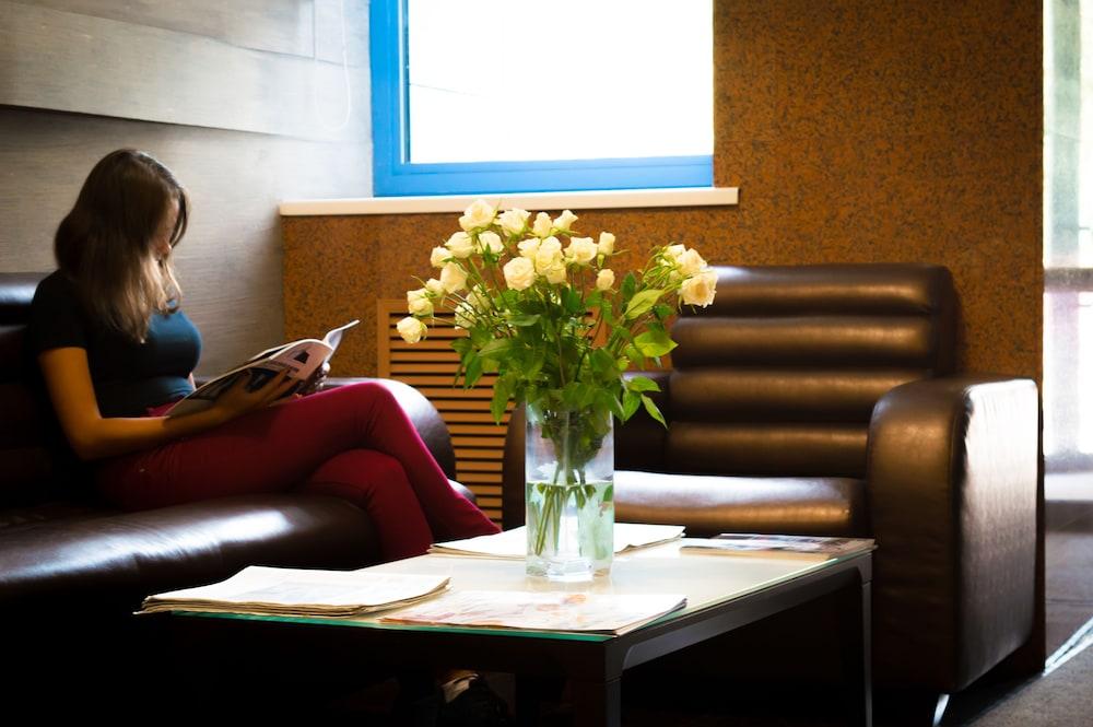 Nikol Business Hotel