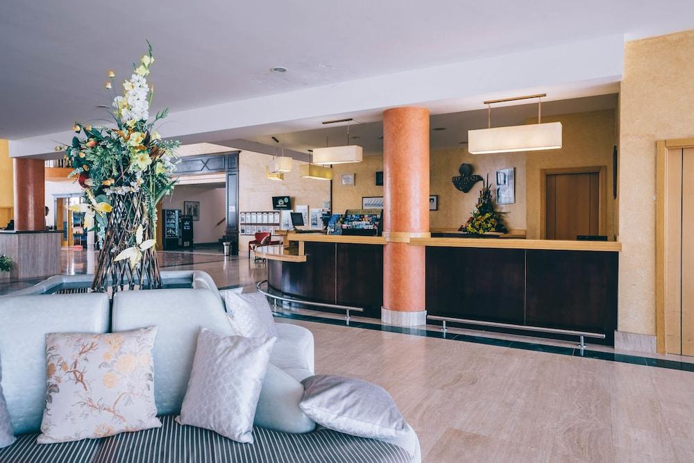 Grand Muthu Golf Plaza Hotel