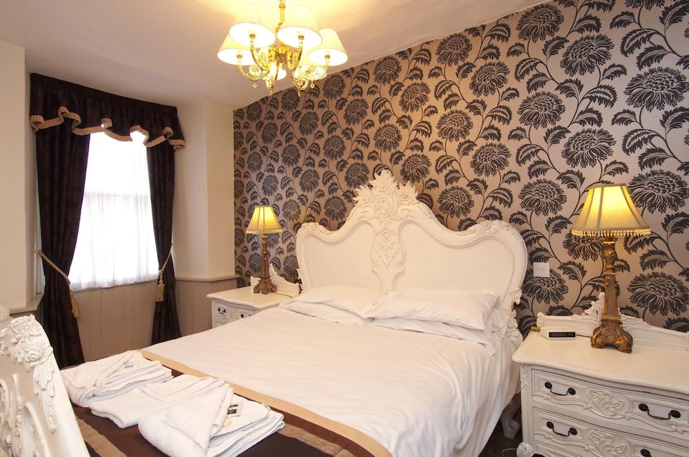 The Old Crown Coaching Inn