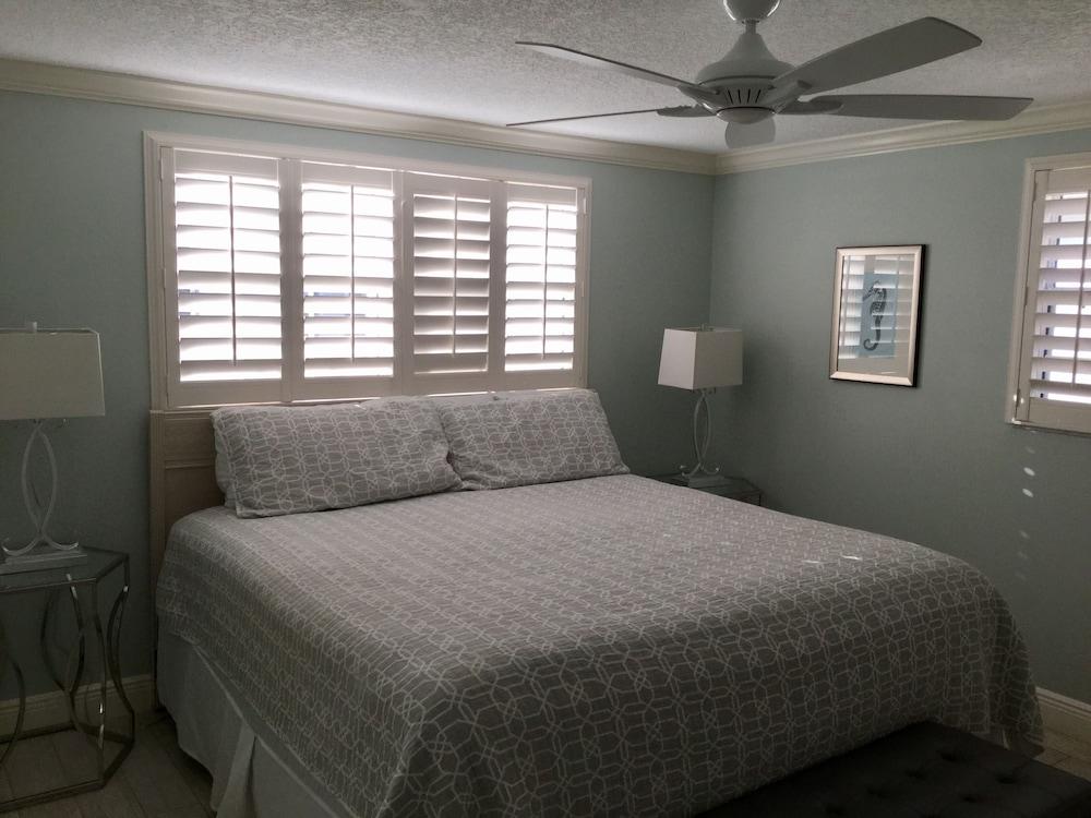 Island House Beach Resort