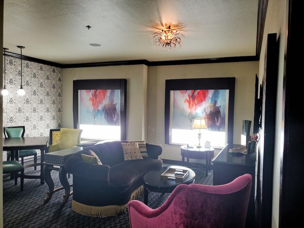 Hawthorn Suites by Wyndham Lubbock