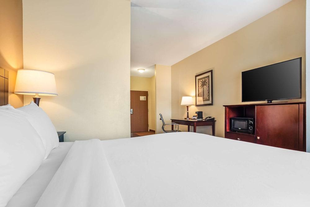 Comfort Inn & Suites Crestview South