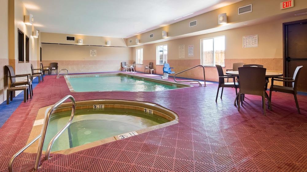 Best Western Plus Montezuma Inn & Suites