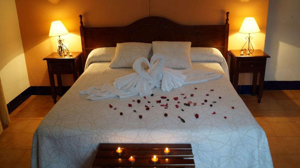 Hotel Caserio de Iznajar